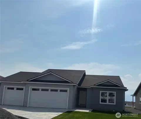 2448 Noah St SE, East Wenatchee, WA 98802
