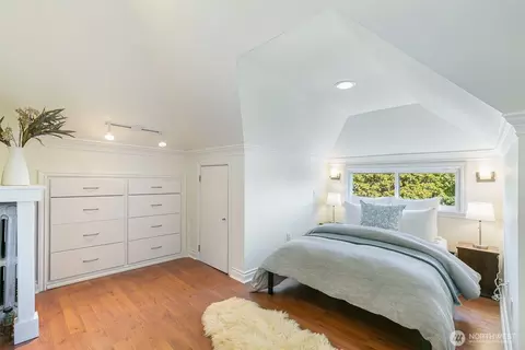 Bedroom - 803 15th Ave E, Seattle, WA 98112 photo 5 of 5