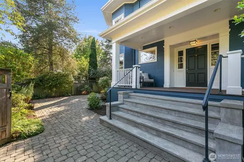 Exterior - 803 15th Ave E, Seattle, WA 98112 photo 4 of 6
