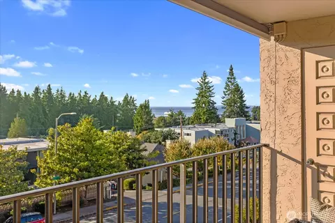 1005 5th Ave S #203B, Edmonds, WA 98020