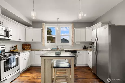 1002 Thompson St, Sumner, WA 98390 photo 14