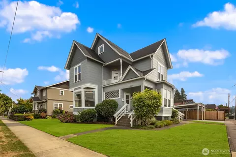 1002 Thompson St, Sumner, WA 98390