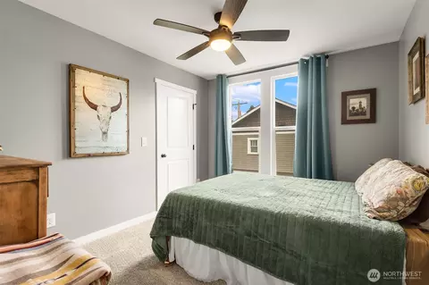 1002 Thompson St, Sumner, WA 98390 photo 13