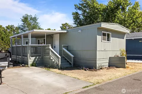 2021 Mahan Ave #D8, Richland, WA 99354