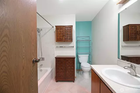 Bath - 7206 6th Ave W, Everett, WA 98203 photo 2 of 2