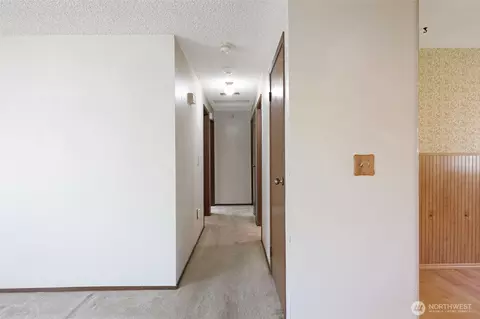 Entry Way - 7206 6th Ave W, Everett, WA 98203 photo 1 of 1