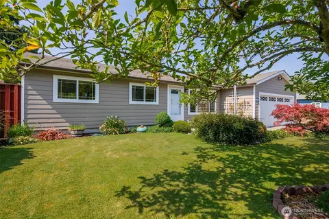 Exterior - 7206 6th Ave W, Everett, WA 98203 photo 3 of 11