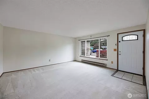 Living - 7206 6th Ave W, Everett, WA 98203 photo 2 of 4