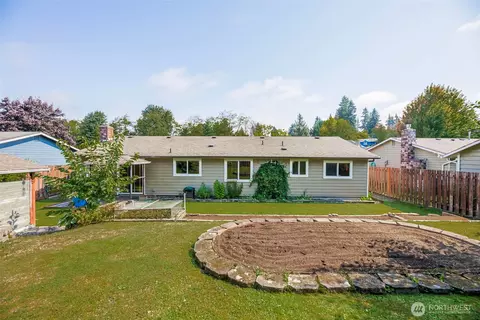 Exterior - 7206 6th Ave W, Everett, WA 98203 photo 10 of 11