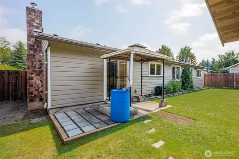 Exterior - 7206 6th Ave W, Everett, WA 98203 photo 7 of 11