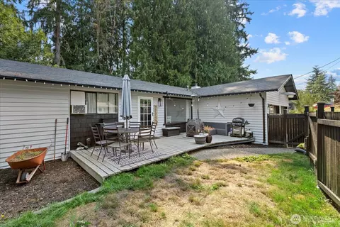 Exterior - 11719 35th Ave SE, Everett, WA 98208 photo 3 of 10