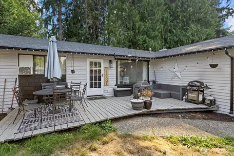 Exterior - 11719 35th Ave SE, Everett, WA 98208 photo 5 of 10