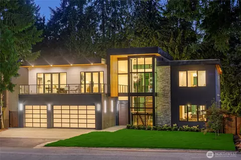 2435 109th Ave SE, Bellevue, WA 98004