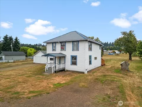 246 Jacobson Rd, Cathlamet, WA 98612