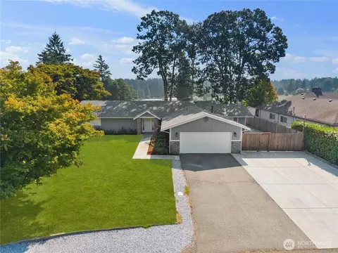 7505 76th Ave SW, Lakewood, WA 98498