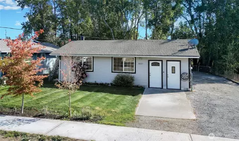 8027 S Sheridan Ave, Tacoma, WA 98408