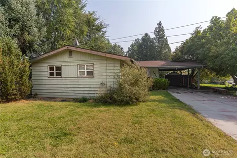 1005 Vista Pl, Wenatchee, WA 98801