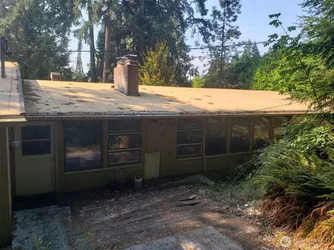 Exterior - 2962 Laurel Rd, Longview, WA 98632 photo 5 of 9