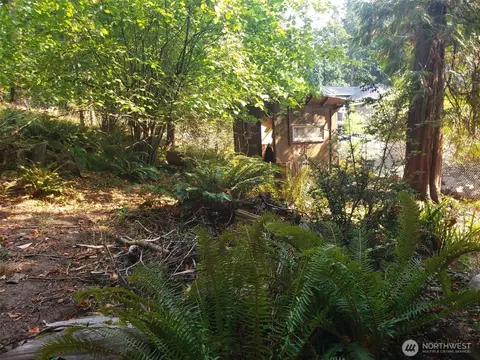 Exterior - 2962 Laurel Rd, Longview, WA 98632 photo 8 of 9