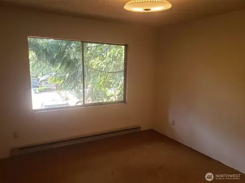 Bedroom - 2962 Laurel Rd, Longview, WA 98632 photo 1 of 3