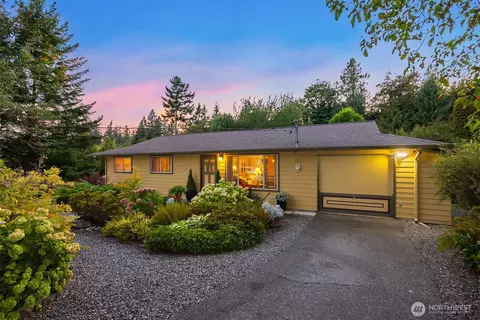 10125 Ogle Rd NE, Poulsbo, WA 98370
