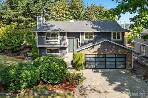8004 NE 28th St, Hunts Point, WA 98004