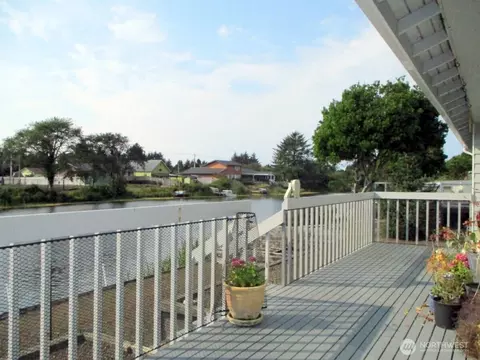 255 Canal Dr NE, Ocean Shores, WA 98569
