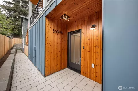 3639 34th Ave W #B, Seattle, WA 98199