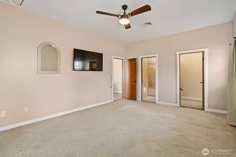 Bedroom - 2818 Maple St, Longview, WA 98632 photo 3 of 5