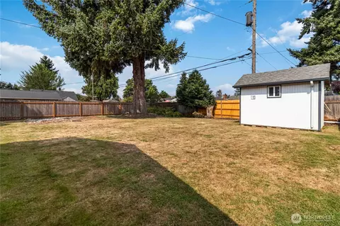 Exterior - 2818 Maple St, Longview, WA 98632 photo 3 of 5