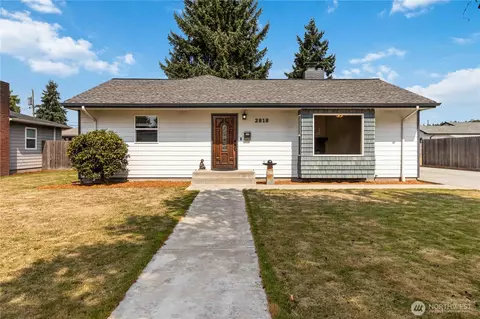 2818 Maple St, Longview, WA 98632