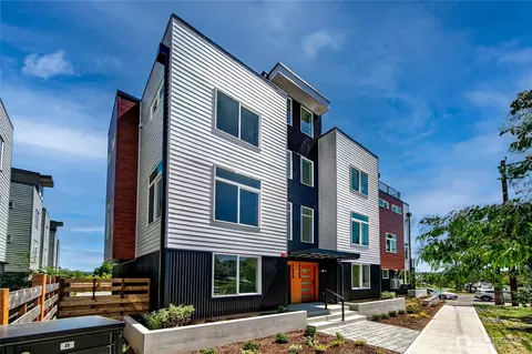 7558 43rd Ave S, Seattle, WA 98118