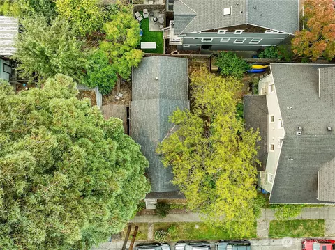 View/Area - 1409 N 39th St, Seattle, WA 98103 photo 1 of 5