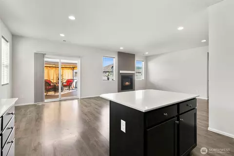 Living - 103 Hickory Ave SW #35, Orting, WA 98360 photo 3 of 7