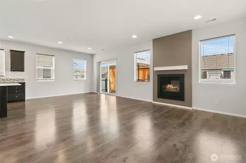 Living - 103 Hickory Ave SW #35, Orting, WA 98360 photo 2 of 7