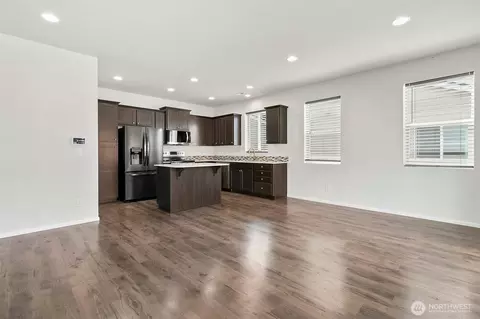 Living - 103 Hickory Ave SW #35, Orting, WA 98360 photo 4 of 7