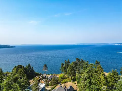 5688 NE Twin Spits Rd, Hansville, WA 98340