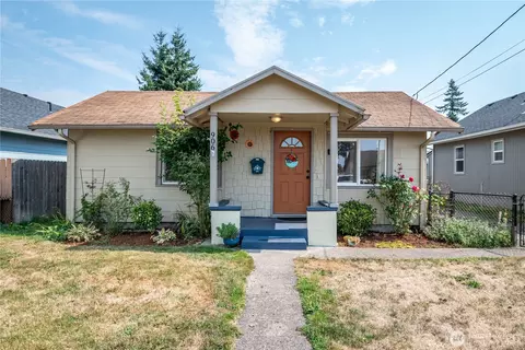 906 S 6th Ave, Kelso, WA 98626