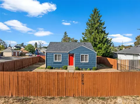 2719 S 70th St, Tacoma, WA 98409