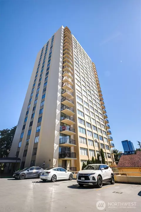 4540 8th Ave NE #2302, Seattle, WA 98105