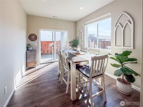 Dining - 614 Mount Peak St N, Enumclaw, WA 98022 photo 1 of 1