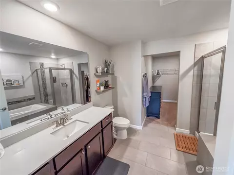Bath - 614 Mount Peak St N, Enumclaw, WA 98022 photo 3 of 4