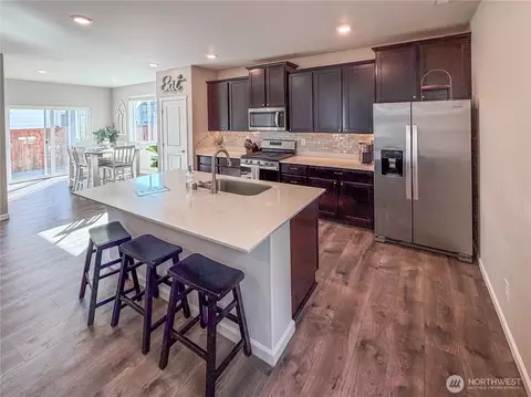 Kitchen - 614 Mount Peak St N, Enumclaw, WA 98022 photo 3 of 3