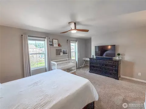 Bedroom - 614 Mount Peak St N, Enumclaw, WA 98022 photo 8 of 8