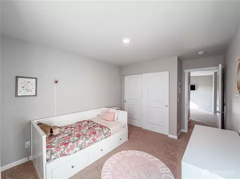 Bedroom - 614 Mount Peak St N, Enumclaw, WA 98022 photo 2 of 8