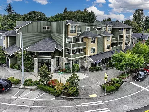 3150 W Government Way #206, Seattle, WA 98199