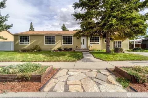 1021 S 3rd St, Dayton, WA 99328