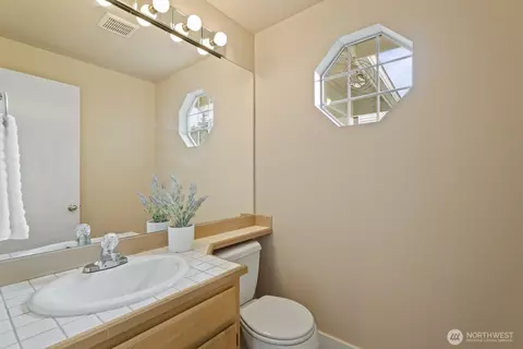 Bath - 2015 Mill Pointe Dr SE, Mill Creek, WA 98012 photo 1 of 4