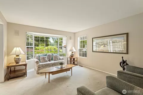 Living - 2015 Mill Pointe Dr SE, Mill Creek, WA 98012 photo 4 of 6