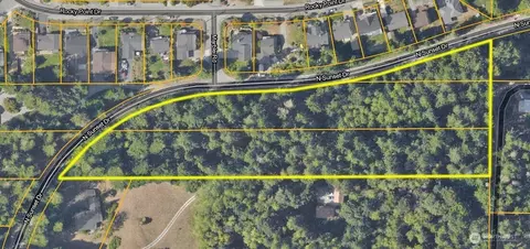 900 Sunset Dr, Camano Island, WA 98282